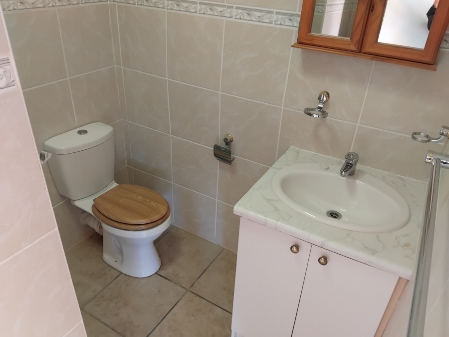 4 Bedroom Property for Sale in Wavecrest Eastern Cape